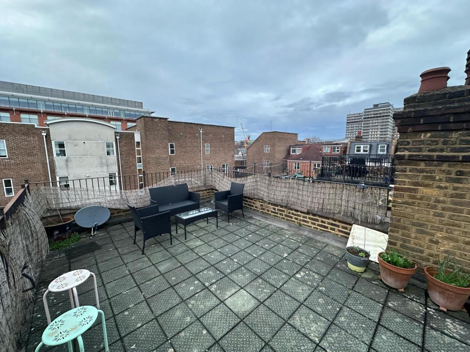 לונדון Lovely 3 Bedroom Maisonette With Private Roof Terrace In Hammersmith מראה חיצוני תמונה
