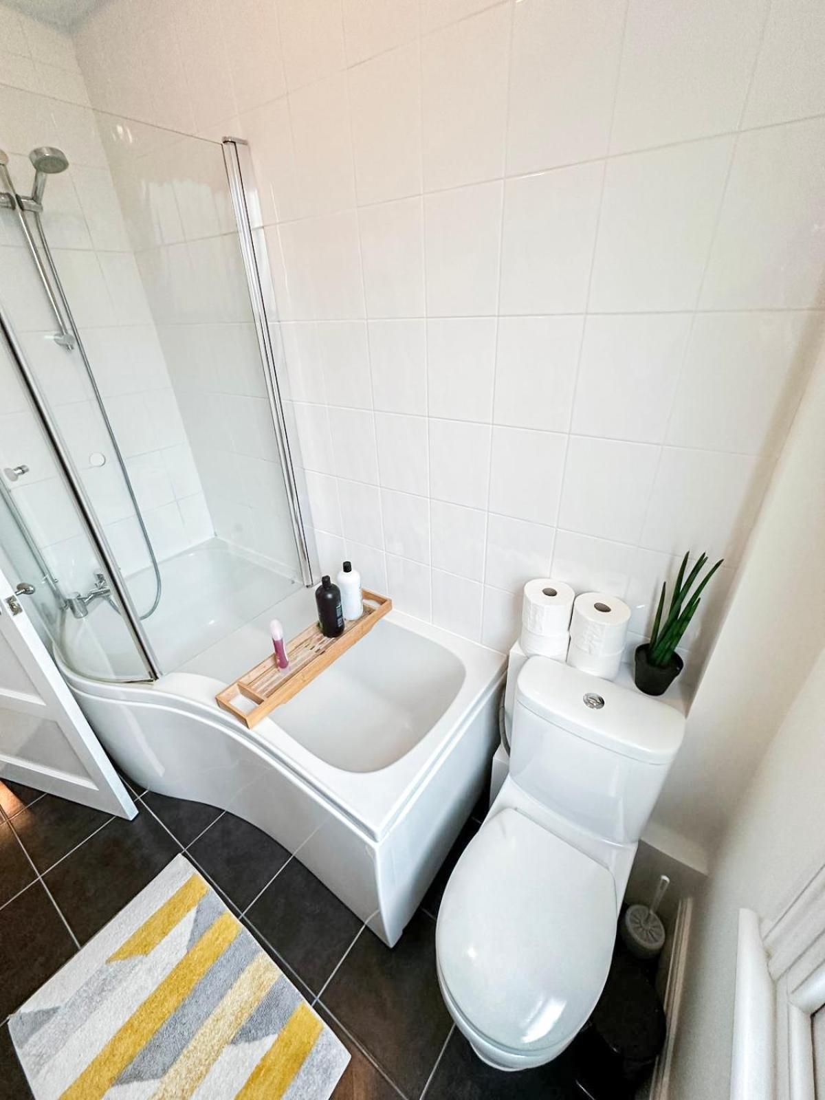 לונדון Lovely 3 Bedroom Maisonette With Private Roof Terrace In Hammersmith מראה חיצוני תמונה